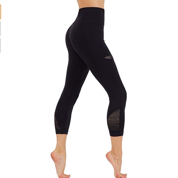 Seamless Solid Black Yoga Leggings GYMWorkout Pants mesh Laser cuts